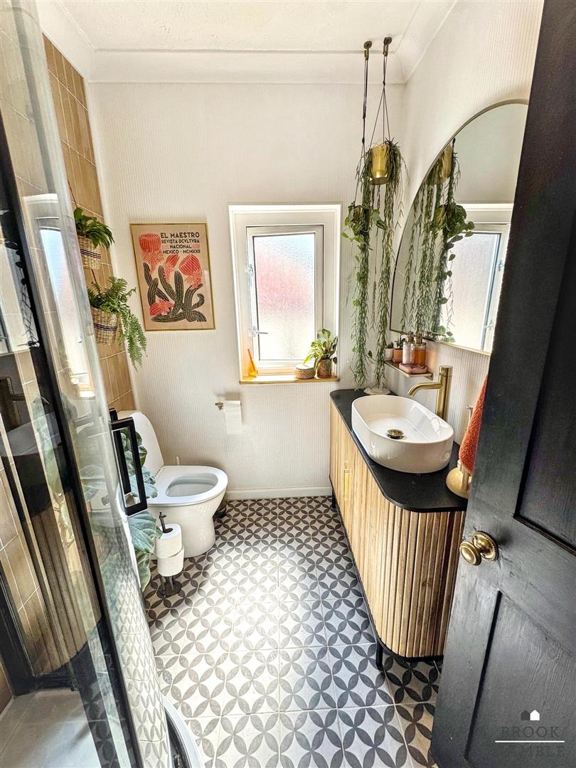 3 Bedroom House - End Terrace. Royal Sussex Crescent in Eastbourne, East Sussex 17